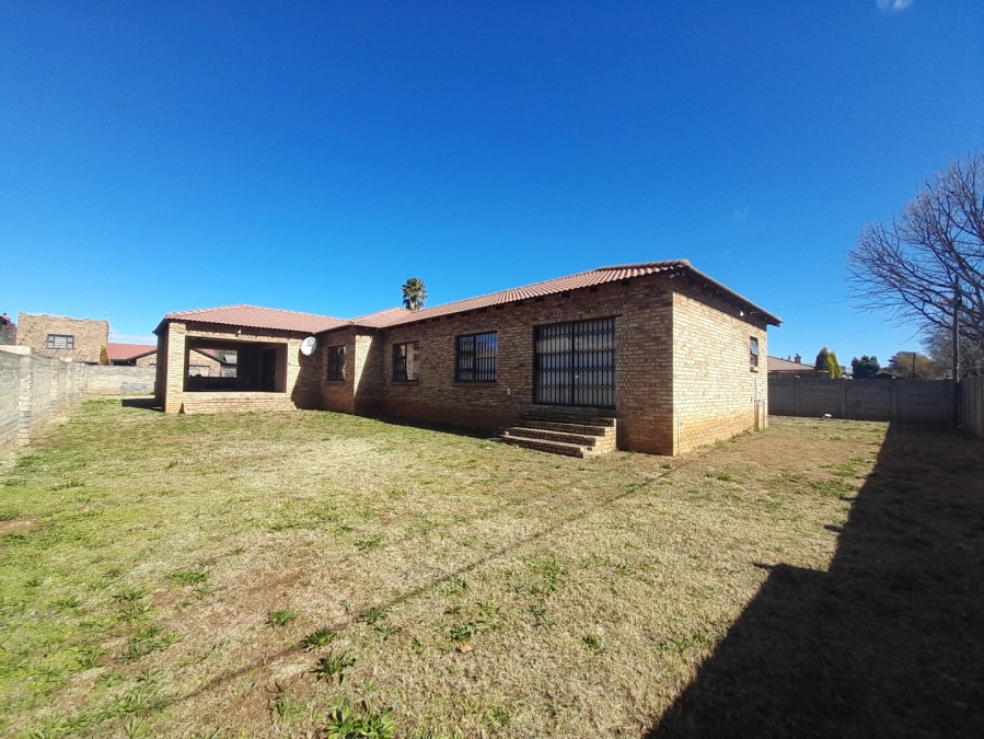 4 Bedroom Property for Sale in Vaalpark Free State